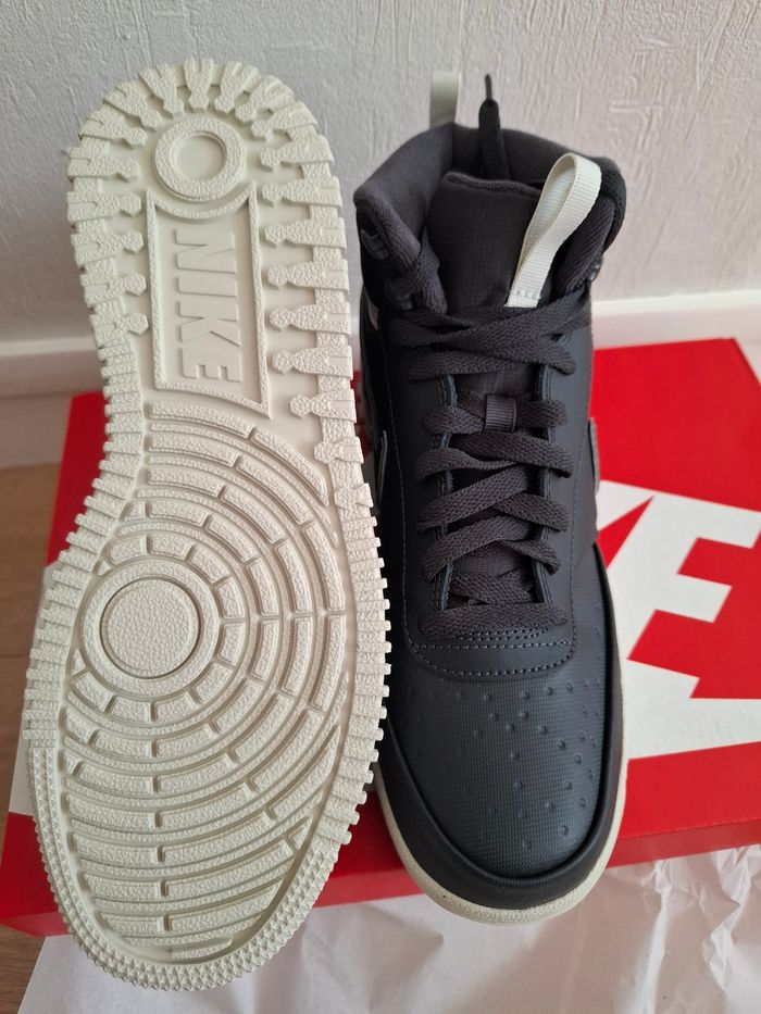 Nike 40 - photo numéro 2