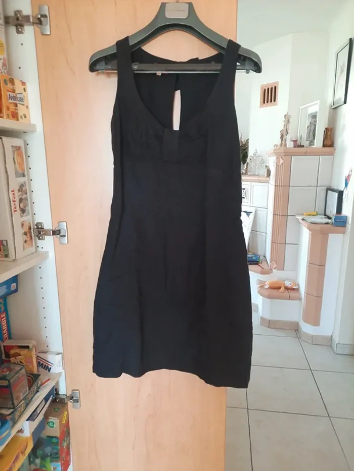 Robe noir en lin - photo numéro 2