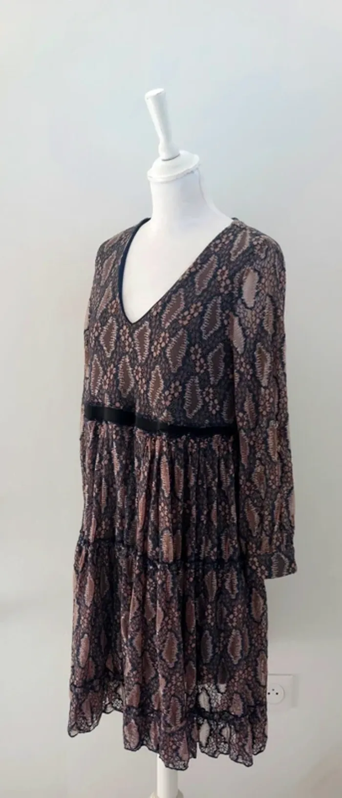 Robe mi-longue décolleté en v manches longues automne-hiver Choklate Paris M - photo numéro 3