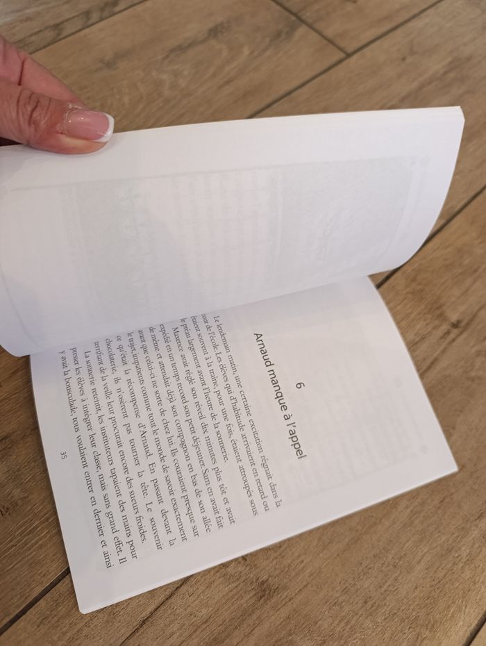 Livre mystères et la chocolaterie - photo numéro 3