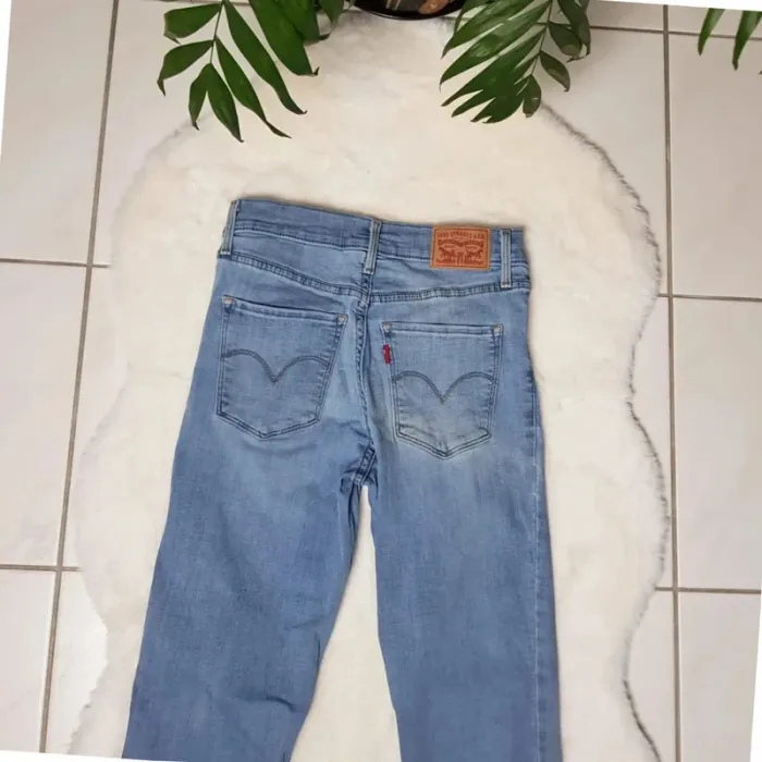 Jean Levi's 311 Shaping Skinny W26 L30 Bleu - photo numéro 7