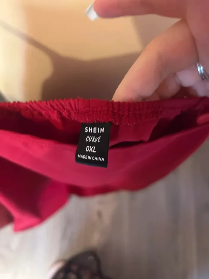Jolie robe rouge - photo numéro 4