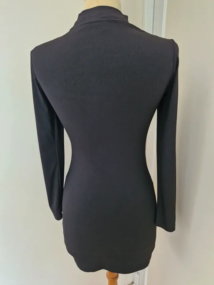 Petite robe noire - photo numéro 2