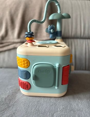 Cube sensoriel bébé