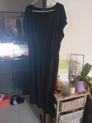 Robe été noire exellent état