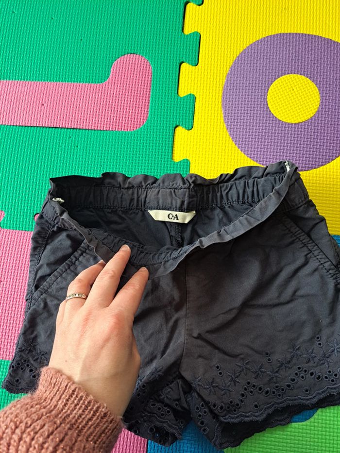 Short C&A 6ans - photo numéro 3