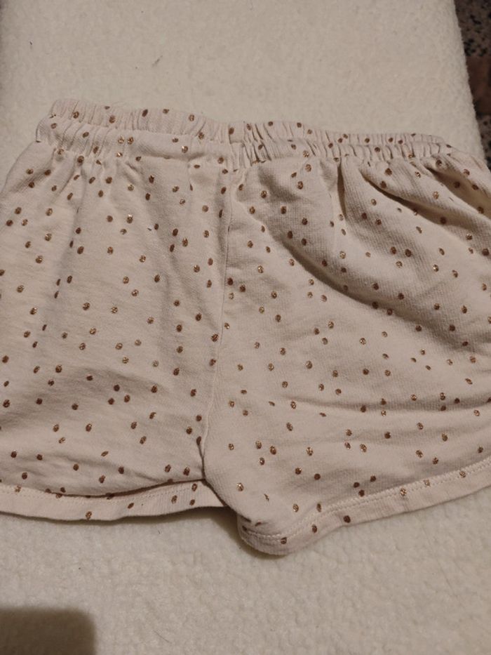 Short h&M taille 110 cm - photo numéro 3