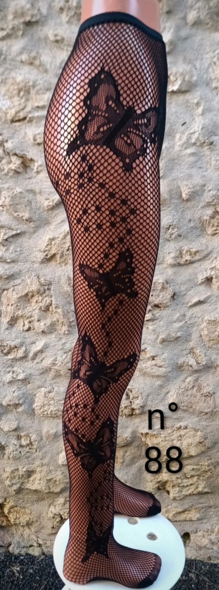 Collant résille motif fantaisie papillons virevoltants sur les côtés - photo numéro 5