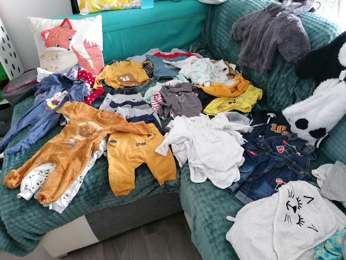 Lot 34 vêtements taille 3 mois garçon