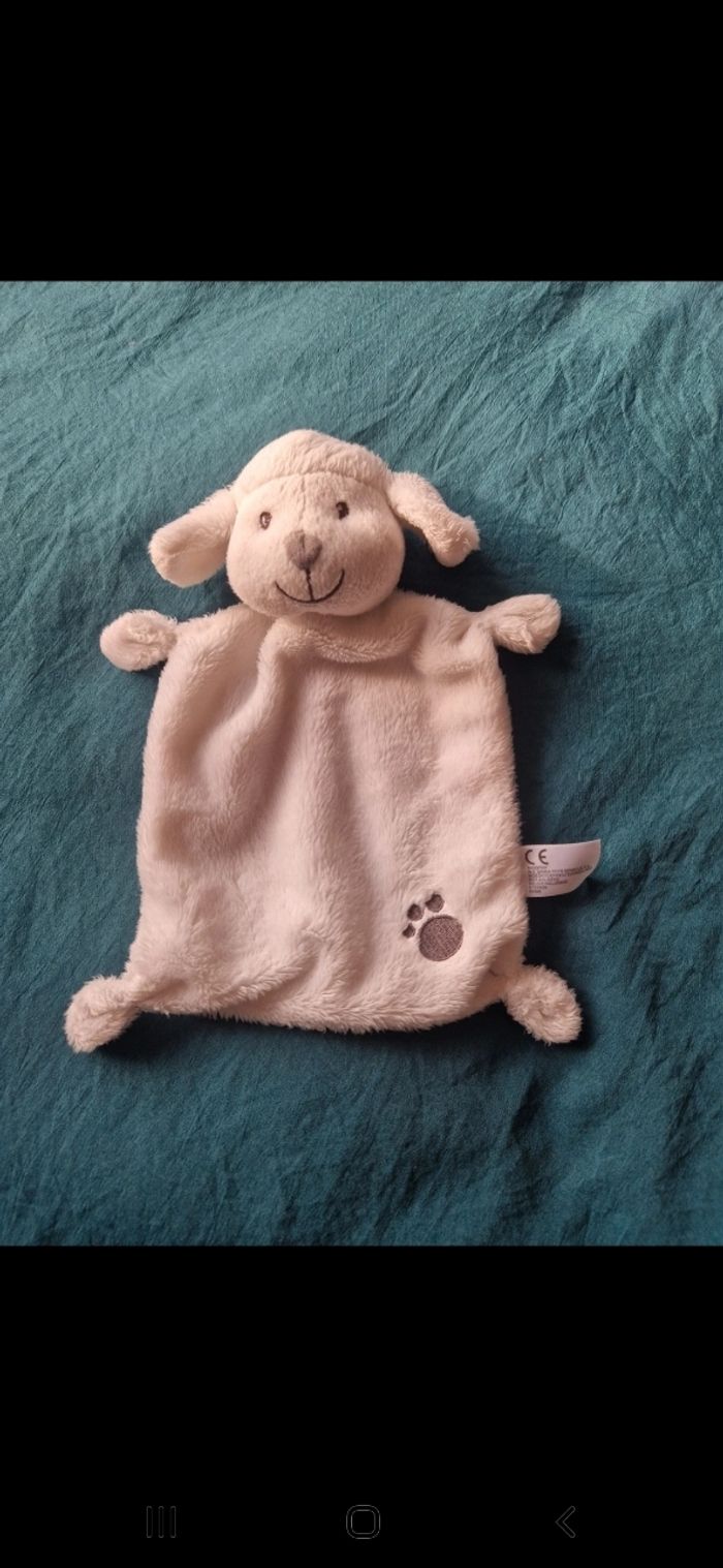 Doudou chien pour bébé