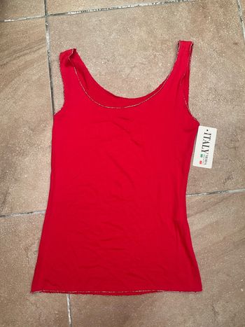 Top rouge sans manche neuf T1 (n°60)