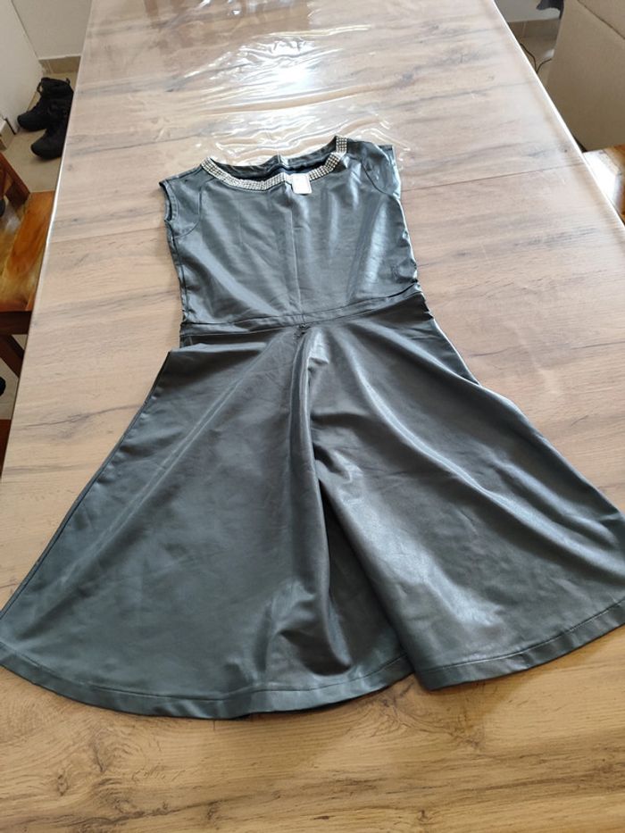 Robe Mini Pulcino Grise, Taille 38 - Style Patineuse avec Détails Brillants !