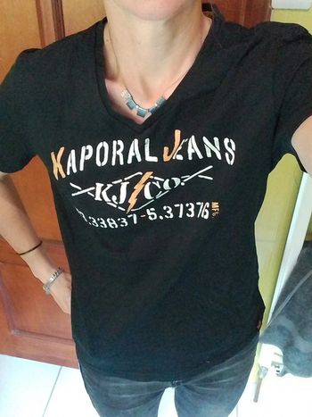T-shirt femme noir Col V Kaporal