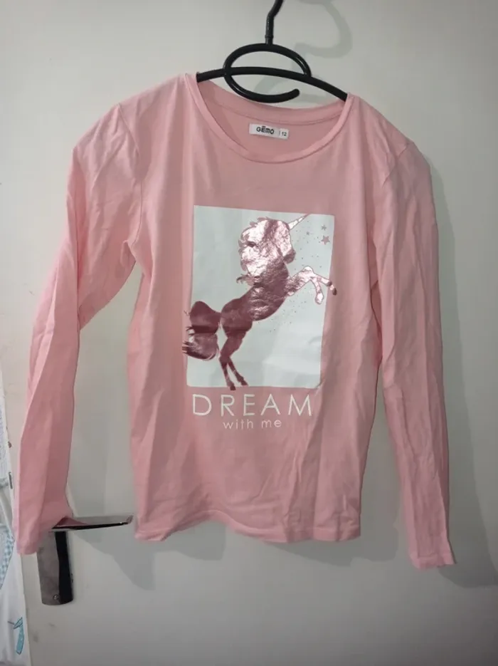 T-shirt manche longue rose avec motif licorne