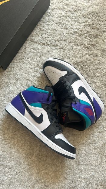 Air Jordan 1 Mid – Aqua Grape Black Toe / Blanc Violet Noir – Taille 44