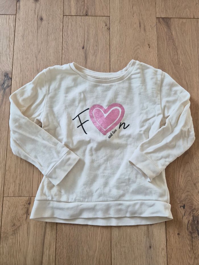 Pull blanc cœur rose  U Essentiel 3ans