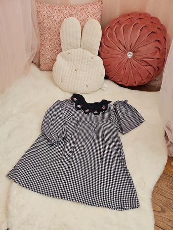 Robe carreaux col broder de fleurs