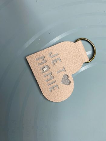 Porte clé coeur simili cuir fête des grands mères