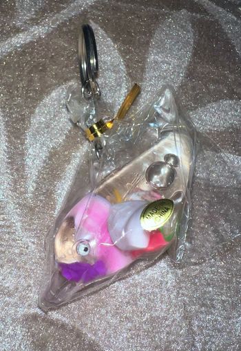 Porte clef neuf perles dorées