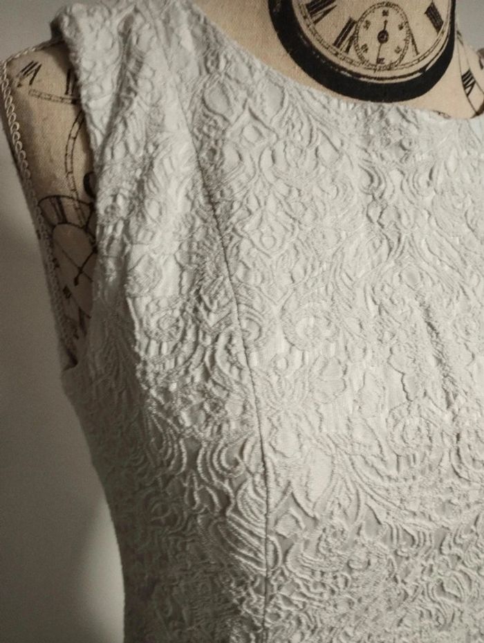 Belle robe habillée taille 36 - photo numéro 2