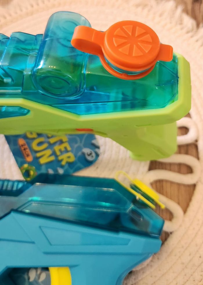 2 Pistolets à eau Vert et Bleu Neuf - photo numéro 7