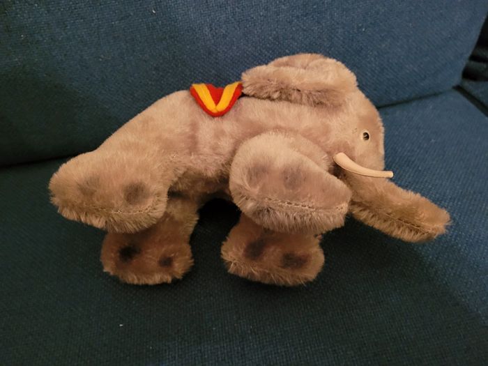 Peluche ancienne rigide éléphant debout gris selle rouge 18cm doudou collection Steiff - photo numéro 6