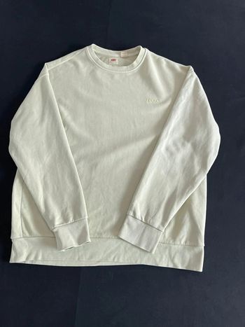 Crewneck Levi’s coupe ample