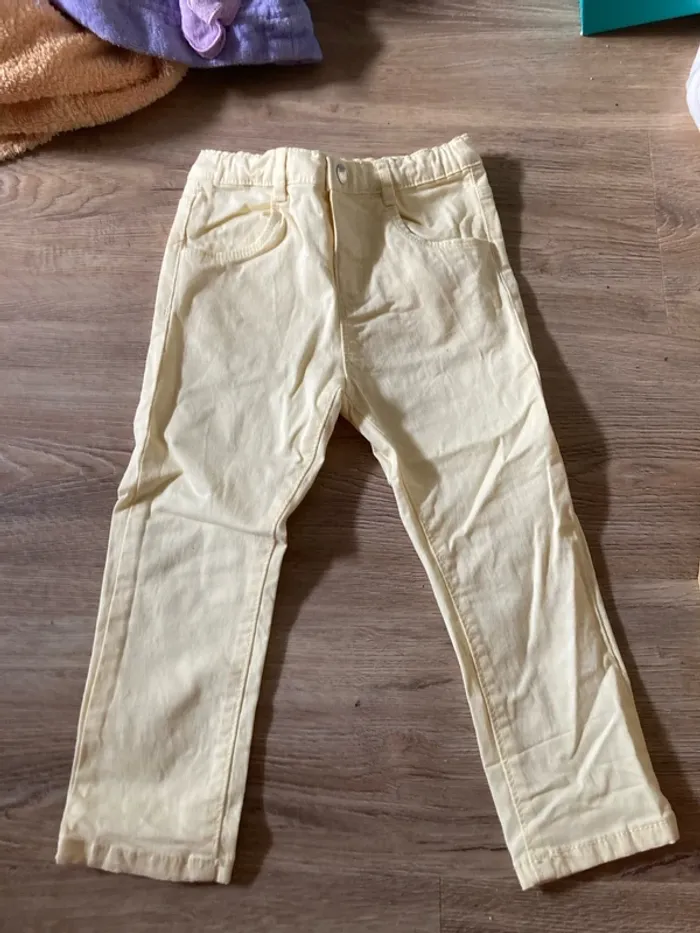 Pantalon jaune clair 36 mois