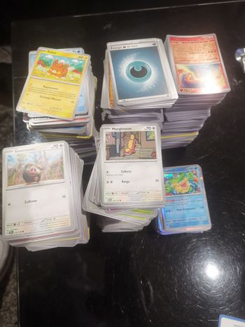 Lot de 2932 cartes pokémon 