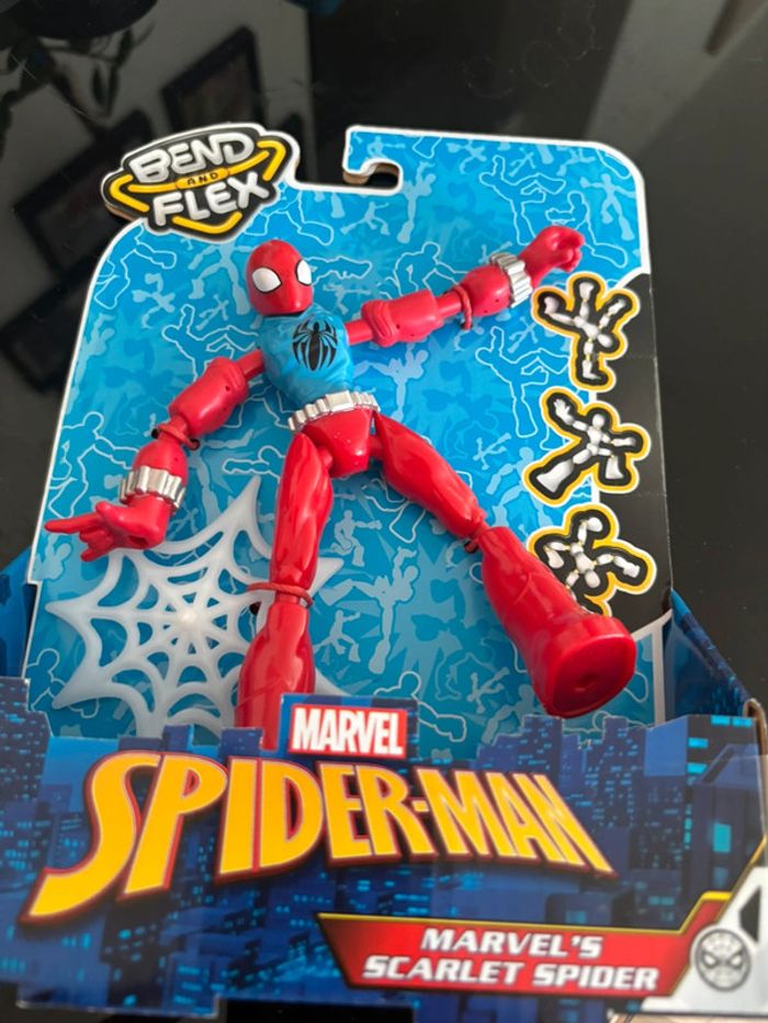 Figurine Scarlet Spider - Bend and Flex Marvel Spider-Man - Neuf - photo numéro 2