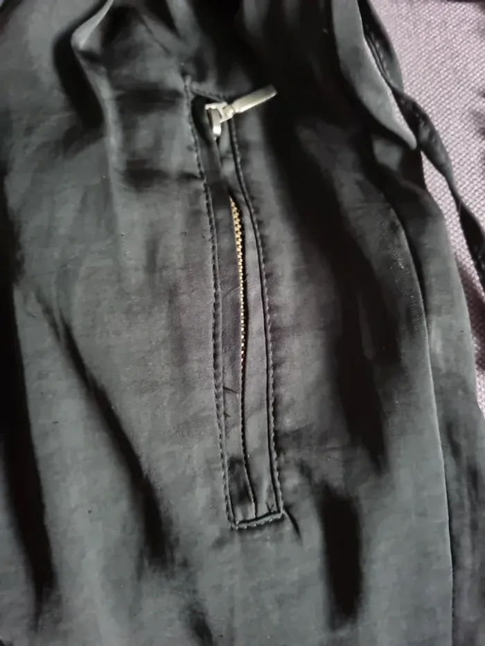 Pantalon  Zara noir élastiqué satin taille S - photo numéro 3