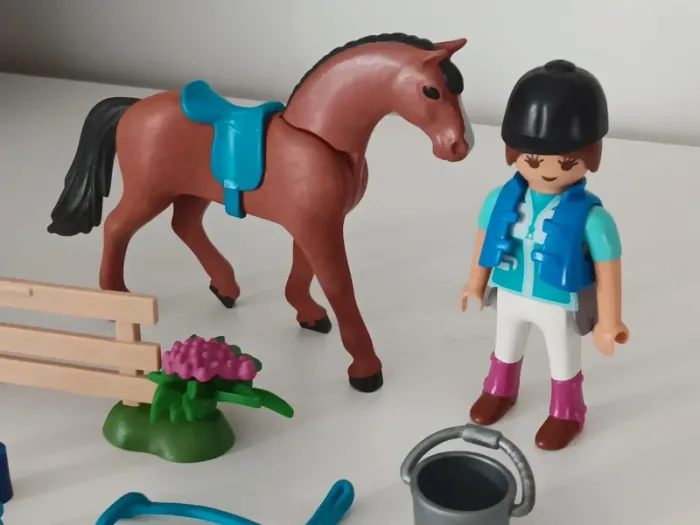 Playmobil
6947 Playmobil Cavaliers avec poneys et cheval - photo numéro 6
