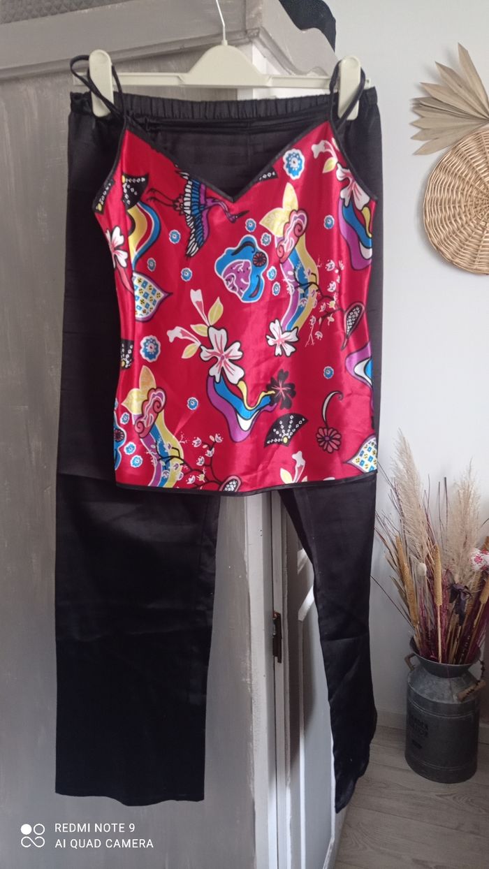 Pyjama satiné Tex noiret rouge imprimé taille 38 tbe