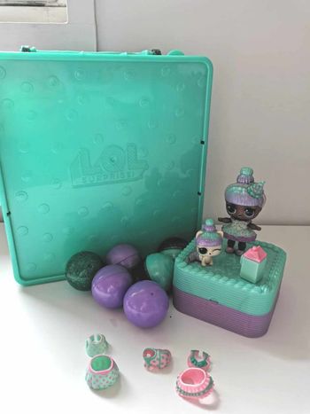 Poupée L.O.L. Surprise Deluxe Present Surprise , très bon état