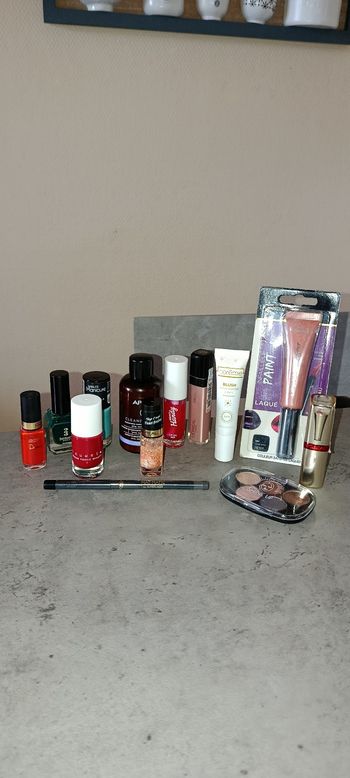 Maquillage neuf