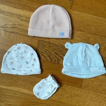 Lot de 3 bonnet et une paire de moufles C&A, Kiabi et sergent major