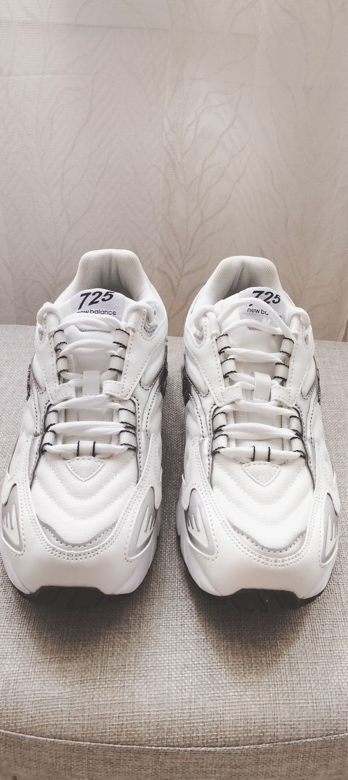 NEW BALANCE 725 NEUVES TAILLE 40.5 - photo numéro 2