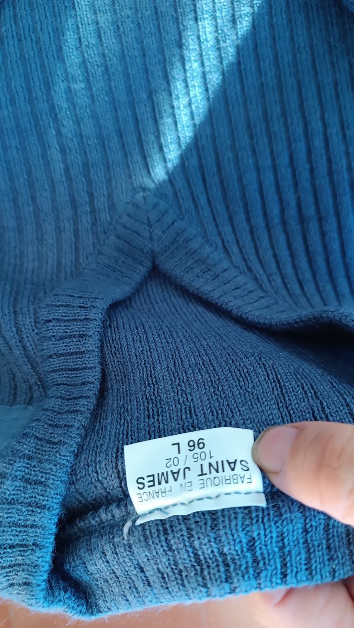 Pull  col v 100 % laine taille l