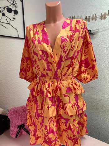 Robe colorée à volants