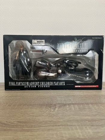 Figurine final fantasy 7 advent children play arts
