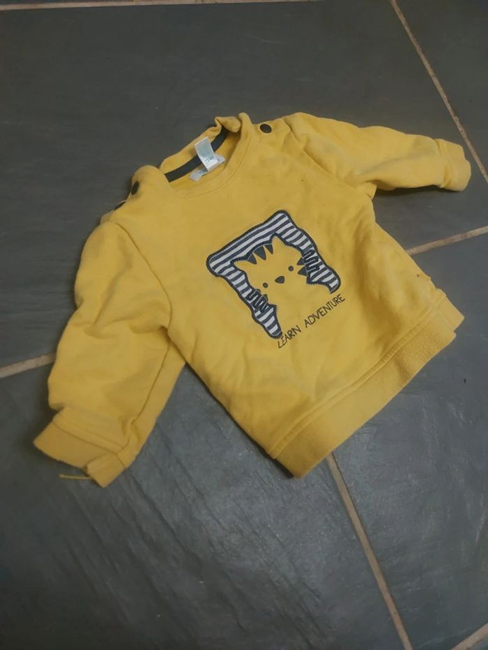 Sweat jaune - photo numéro 2