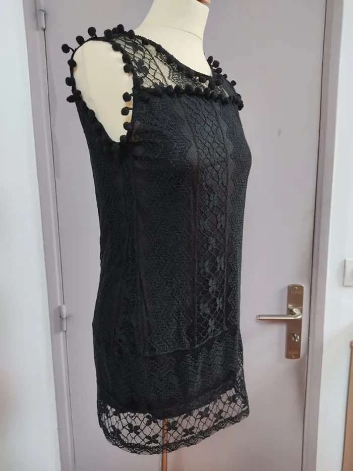 Robe courte noire dentelle pompons Vintage M TBE - photo numéro 4