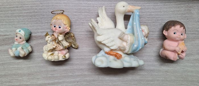 Lot de 4 figurines naissance garçon
