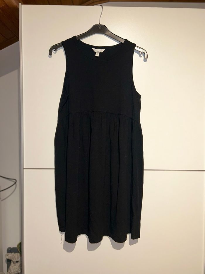 Robe noire H&M Mama maternité – taille M – très bon état - photo numéro 1