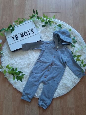 Combinaison à capuche