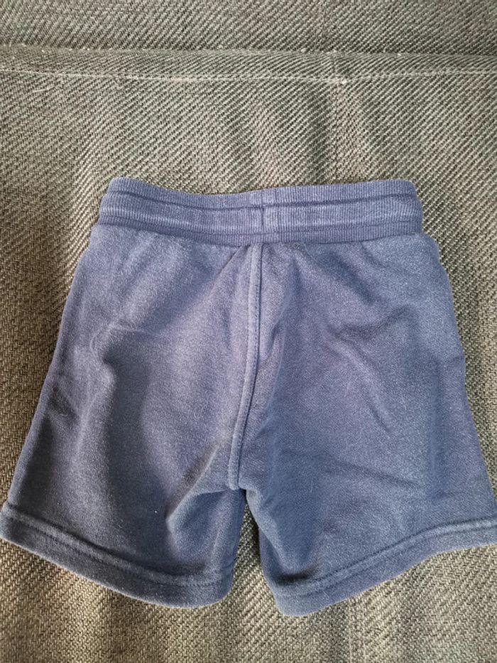 Short H&M garçon 2-3 ans (98cm) - photo numéro 2