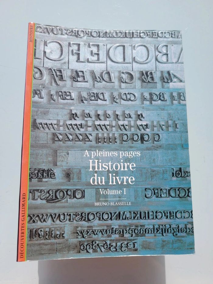 superbe lot de 14 livres Découvertes Gallimard, Nostradamus, Malraux, Sherlock etc - photo numéro 9