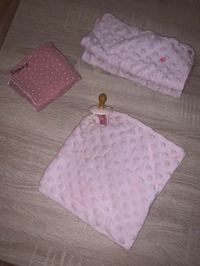 Attache tétine doudou