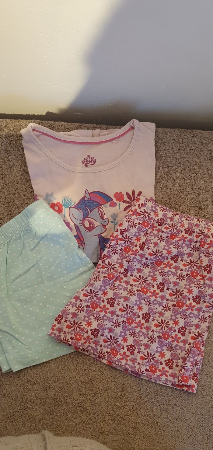 Lot de vêtements fille 5/6 ans - photo numéro 3