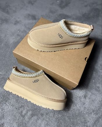 Chaussures UGG beige taille 38